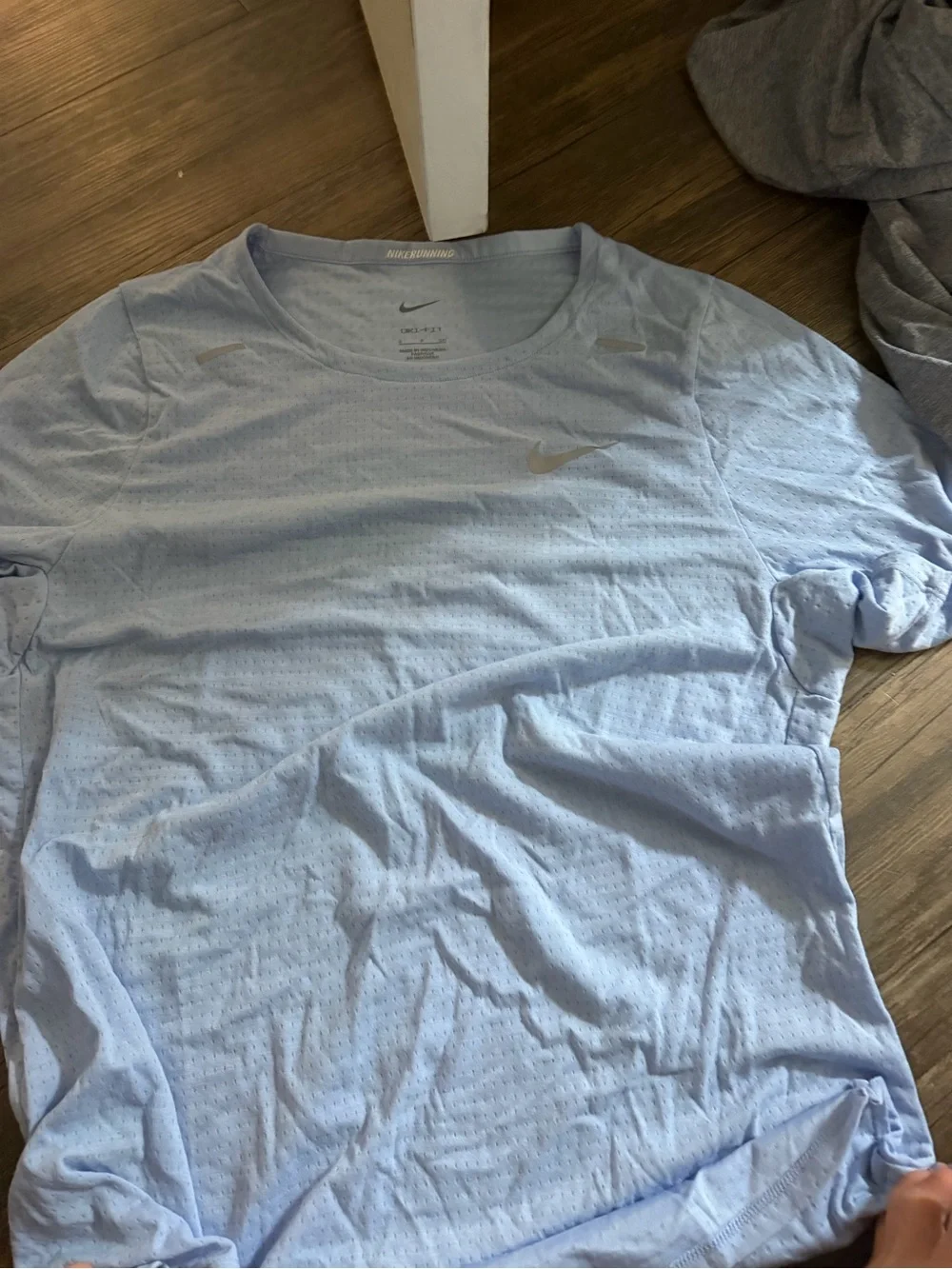 Nike Men’s Light Blue Short-Sleeve Performance Tee